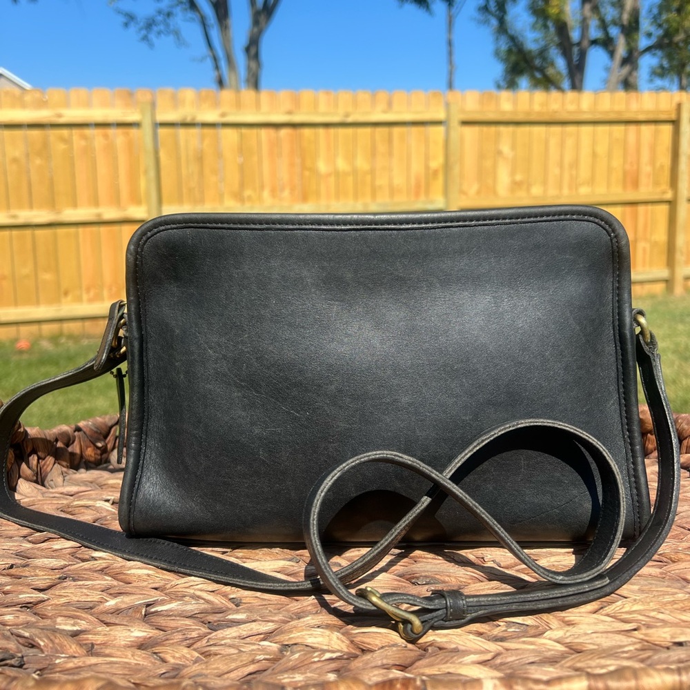 AUTH Vintage 1999 Coach Black Sutton 9814